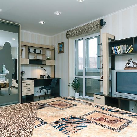 Apartment On Sevastopolska Square Киев Экстерьер фото